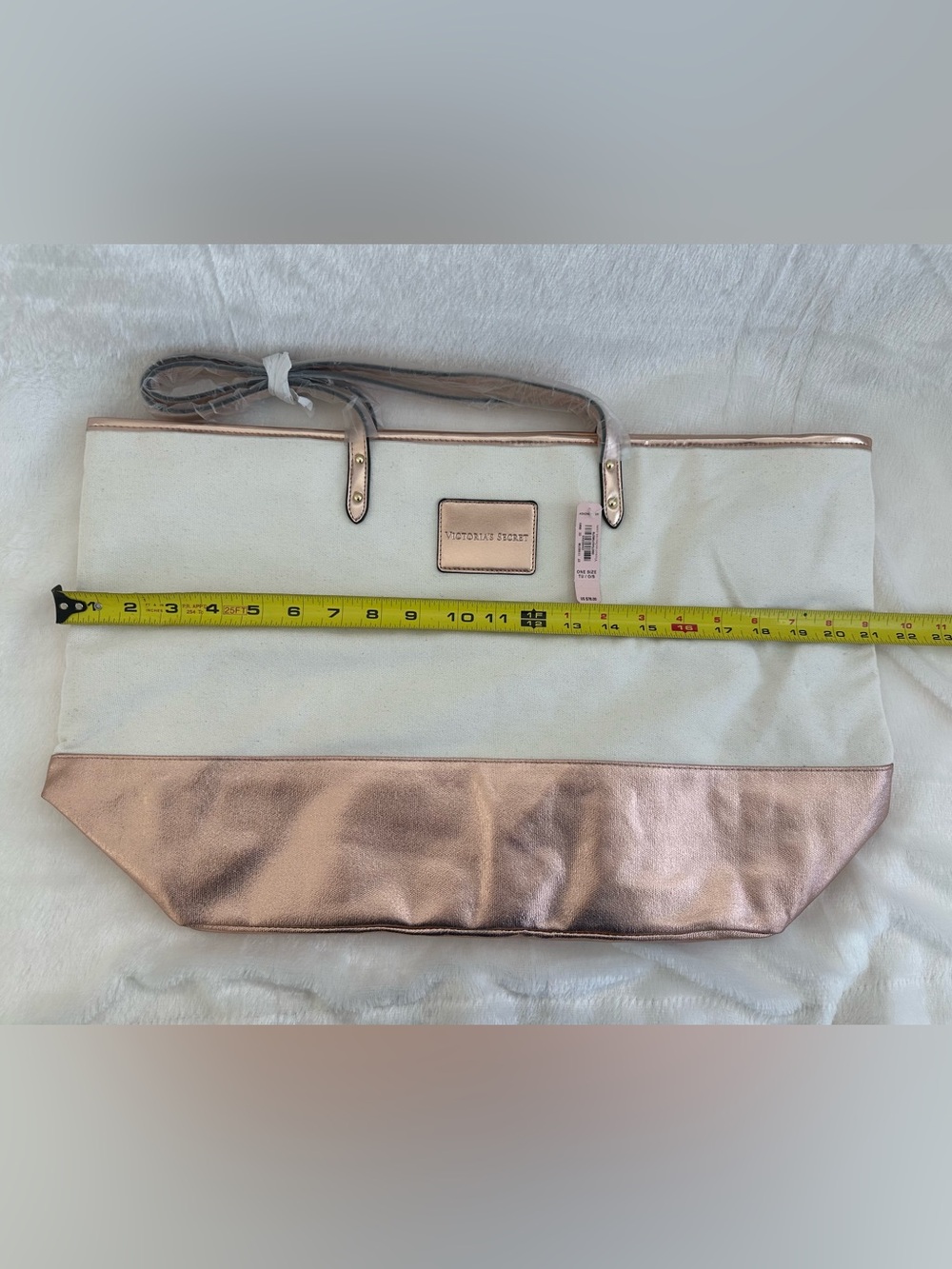 NWT Victoria's Secret Rose Gold Glam Canvas Large Zip Tote Weekender Bag - Picture 7 of 9